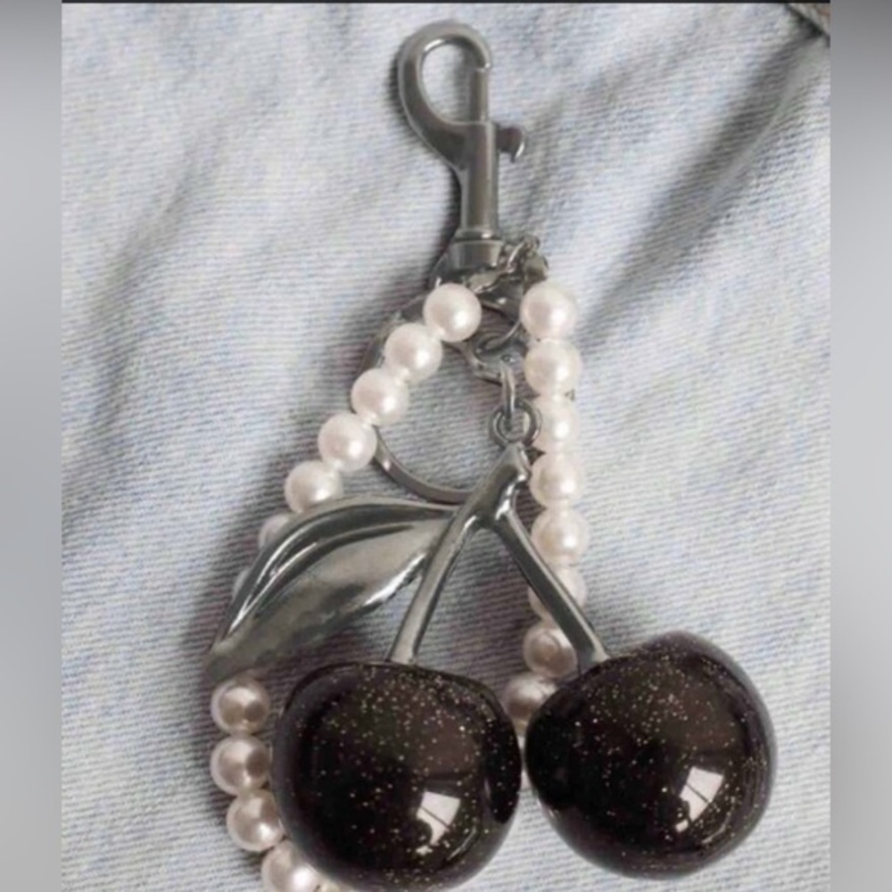 ✨NEW Elegant Black Cherry Keychain with Pearls